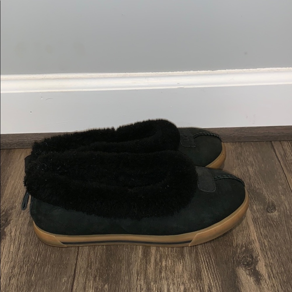 UGG Slippers - Picture 2 of 6